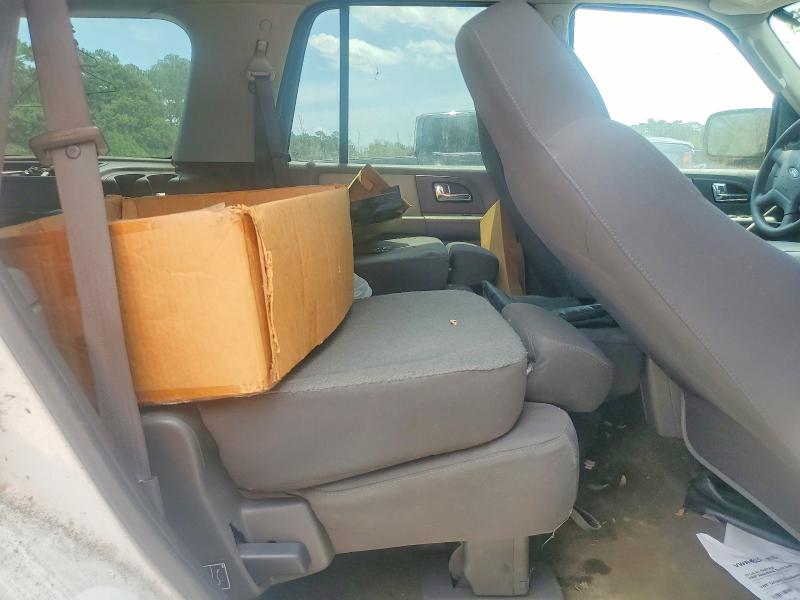 Продажа на аукционе авто 2005 Ford Expedition, vin: 1FMPU16555LB12452, номер лота: 61915176