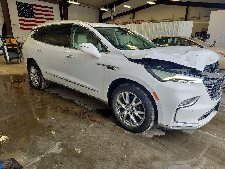2023 Buick Enclave მანქანა იყიდება აუქციონზე, vin: 5GAEVAKW6PJ137576, აუქციონის ნომერი: 60975376