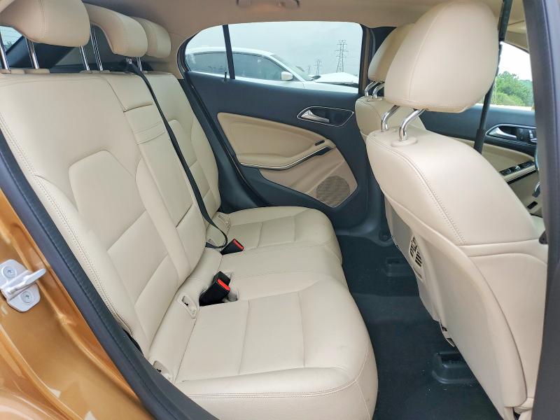 62443966 :رقم المزاد ، WDCTG4GB4JJ455124 vin ، 2018 Mercedes-benz Gla مزاد بيع