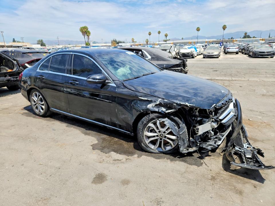 Продаж на аукціоні авто 2018 Mercedes-benz C, vin: 55SWF4JB9JU240701, номер лоту: 61722296