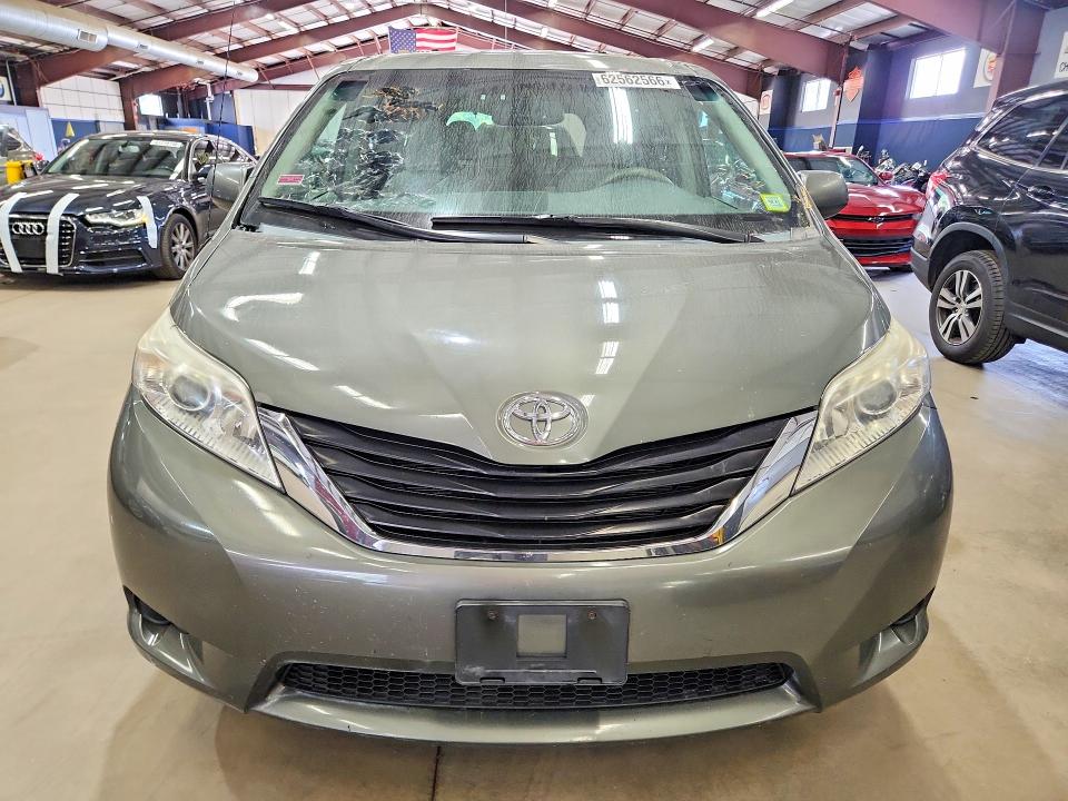 Продажа на аукционе авто 2012 Toyota Sienna, vin: 5TDKK3DC2CS277811, номер лота: 62562566