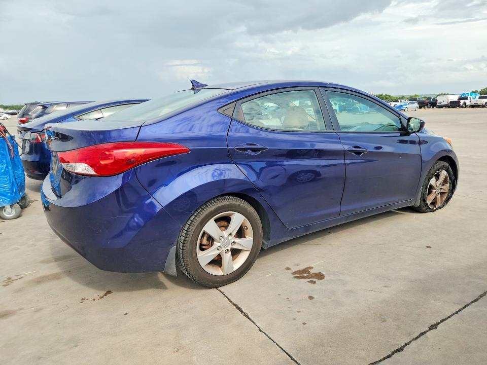60721316 :رقم المزاد ، 5NPDH4AE4DH263676 vin ، 2013 Hyundai Elantra مزاد بيع