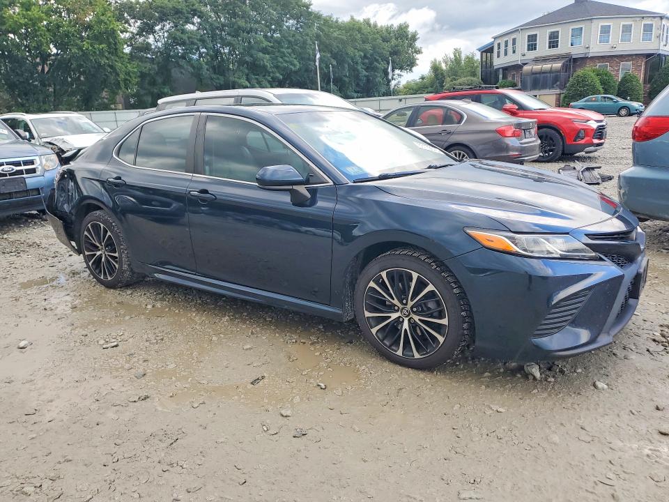 63172676 :رقم المزاد ، 4T1B11HK1KU685666 vin ، 2019 Toyota Camry مزاد بيع