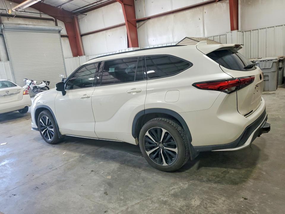 Продаж на аукціоні авто 2021 Toyota Highlander, vin: 5TDLZRBH8MS109027, номер лоту: 61423096