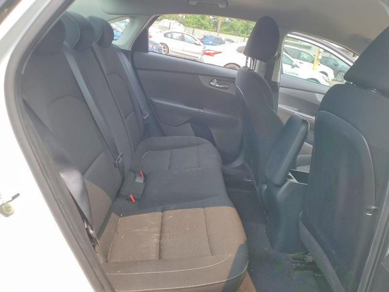 60695756 :رقم المزاد ، 3KPF24AD6ME292263 vin ، 2021 Kia Forte مزاد بيع