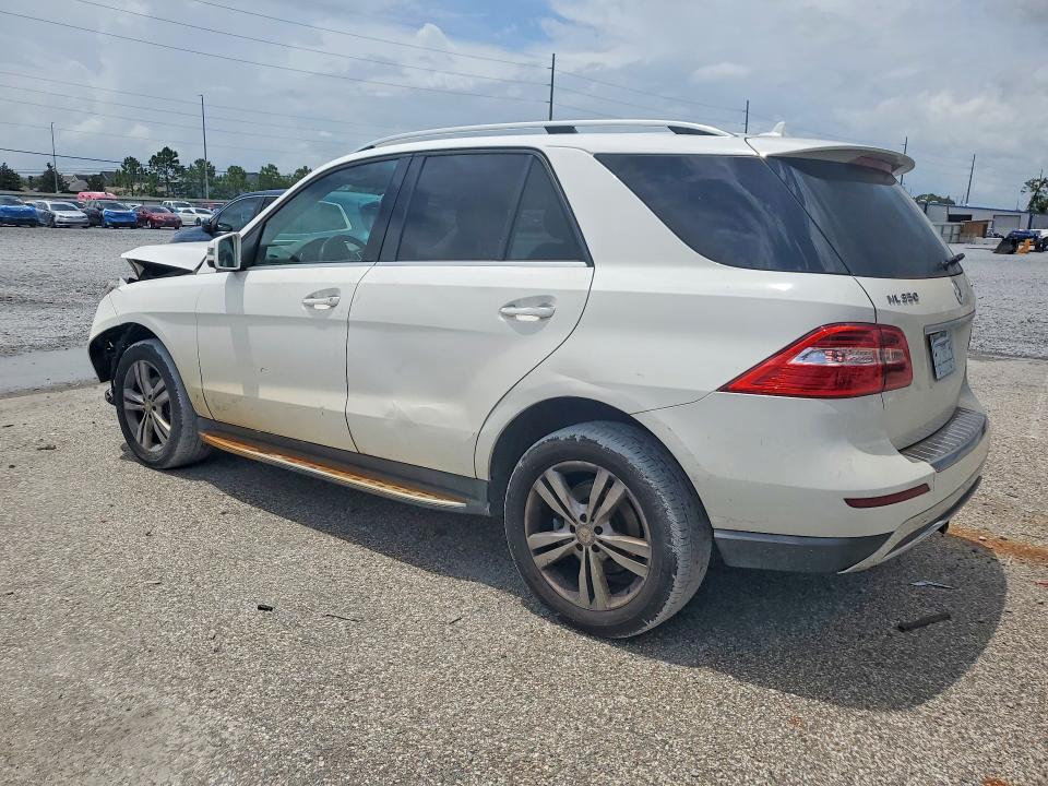 2015 Mercedes-benz Ml მანქანა იყიდება აუქციონზე, vin: 4JGDA5HB7FA511950, აუქციონის ნომერი: 61708366