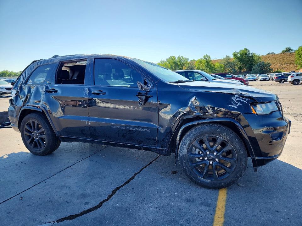 62285086 :رقم المزاد ، 1C4RJFAGXJC332756 vin ، 2018 Jeep Grand Cherokee مزاد بيع