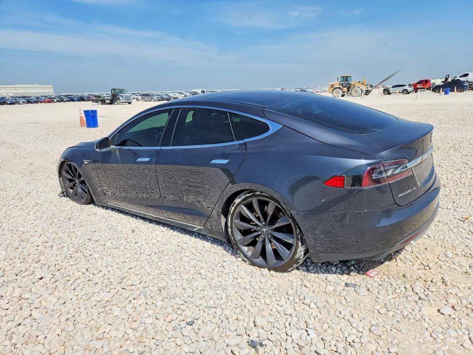 Продажа на аукционе авто 2015 Tesla Model S, vin: 5YJSA1H27FF090694, номер лота: 62331576