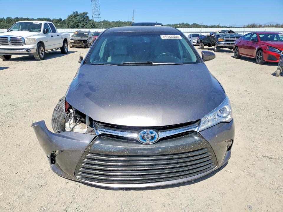 85982655 :رقم المزاد ، 4T1BD1FK2FU145582 vin ، 2015 Toyota Camry Hybrid مزاد بيع