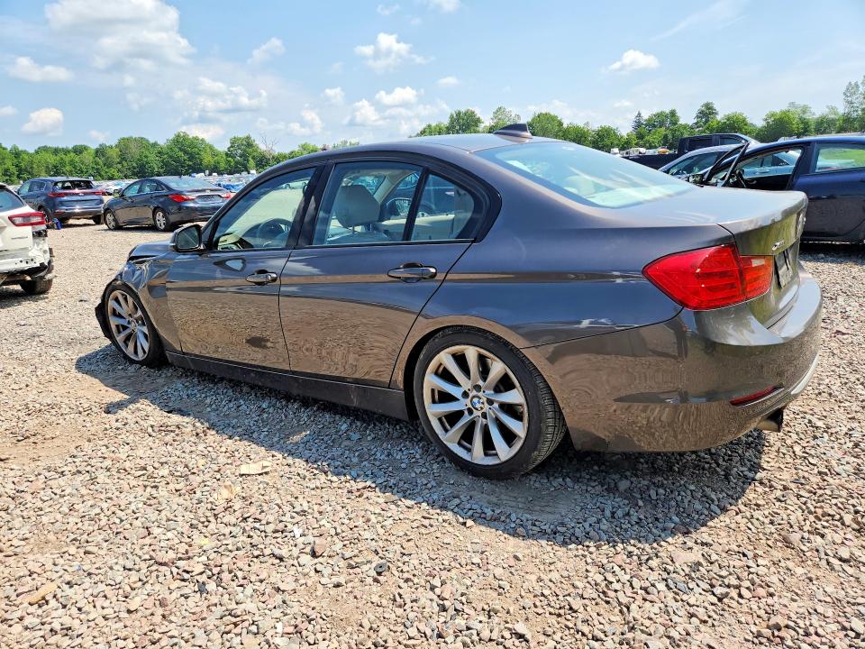 60328376 :رقم المزاد ، WBA3B9C52DF140800 vin ، 2013 Bmw 335 مزاد بيع