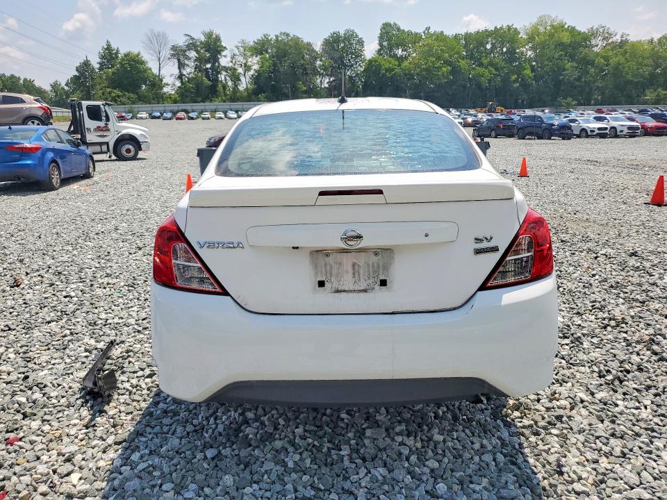Продаж на аукціоні авто 2018 Nissan Versa, vin: 3N1CN7AP3JL814752, номер лоту: 62747286