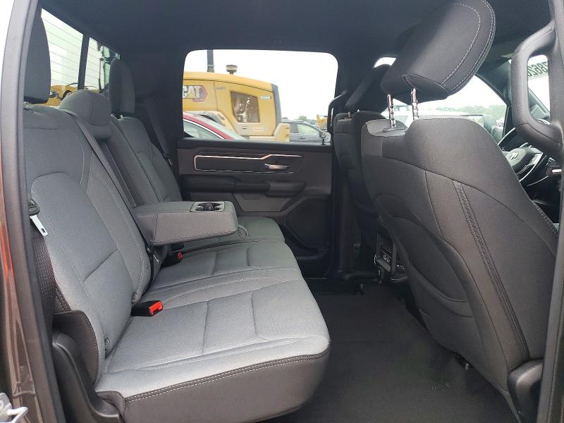 62478626 :رقم المزاد ، 1C6SRFFM1MN553851 vin ، 2021 Ram 1500 مزاد بيع