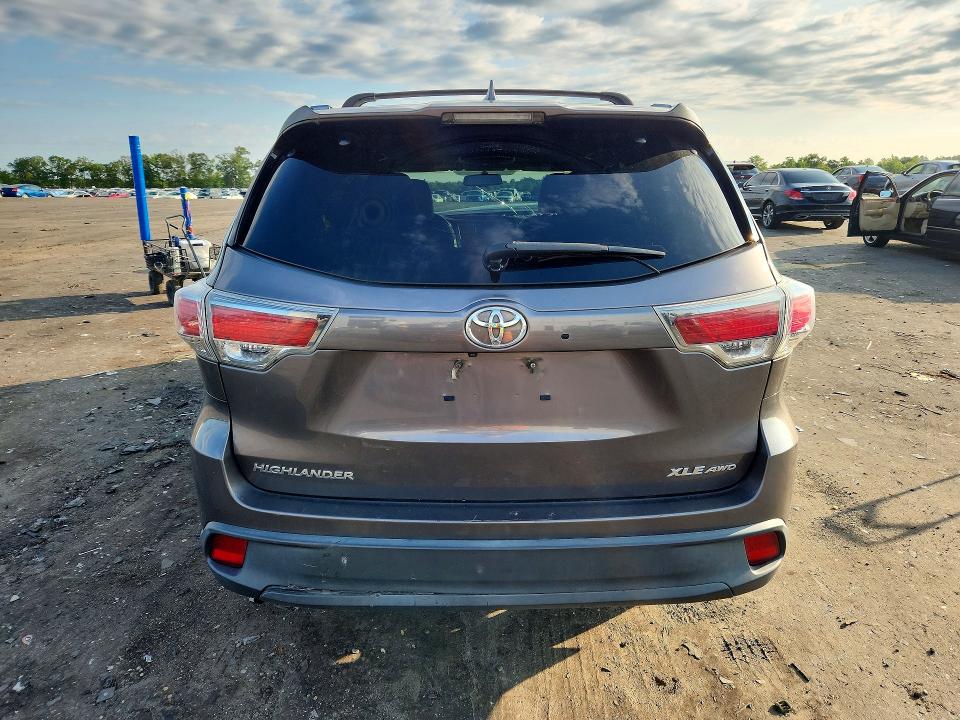 62016176 :رقم المزاد ، 5TDJKRFH4GS242829 vin ، 2016 Toyota Highlander مزاد بيع