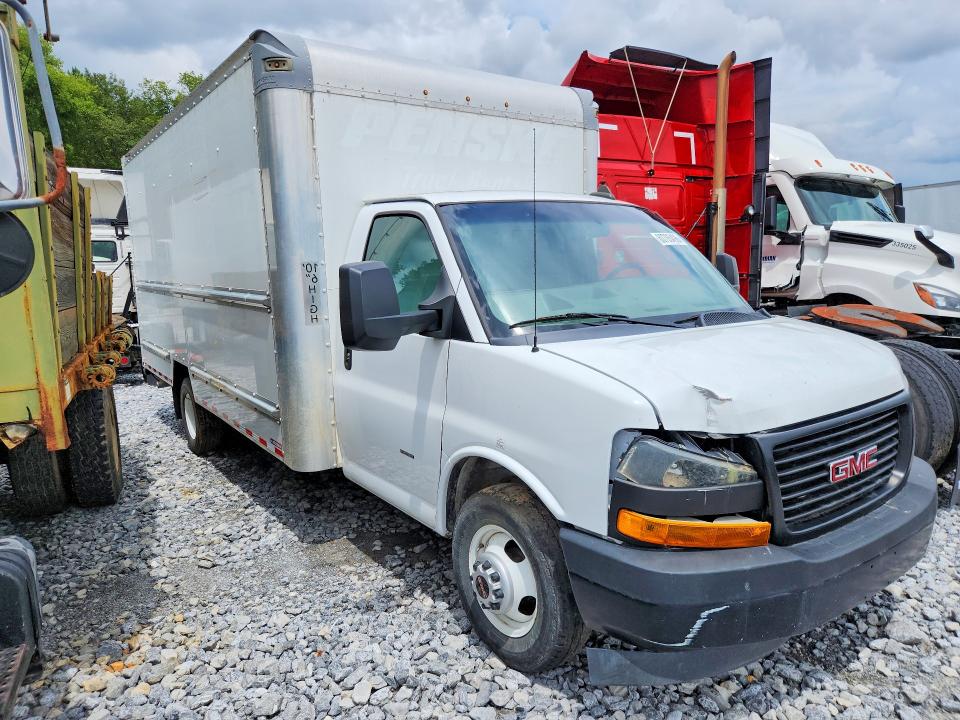 60785496 :رقم المزاد ، 7GZ37TC79NN010400 vin ، 2022 Gmc Savana مزاد بيع