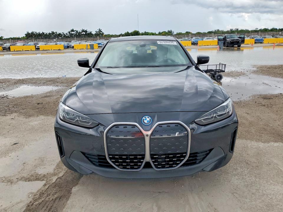 62406436 :رقم المزاد ، WBY43AW04RFS59220 vin ، 2024 Bmw I4 مزاد بيع