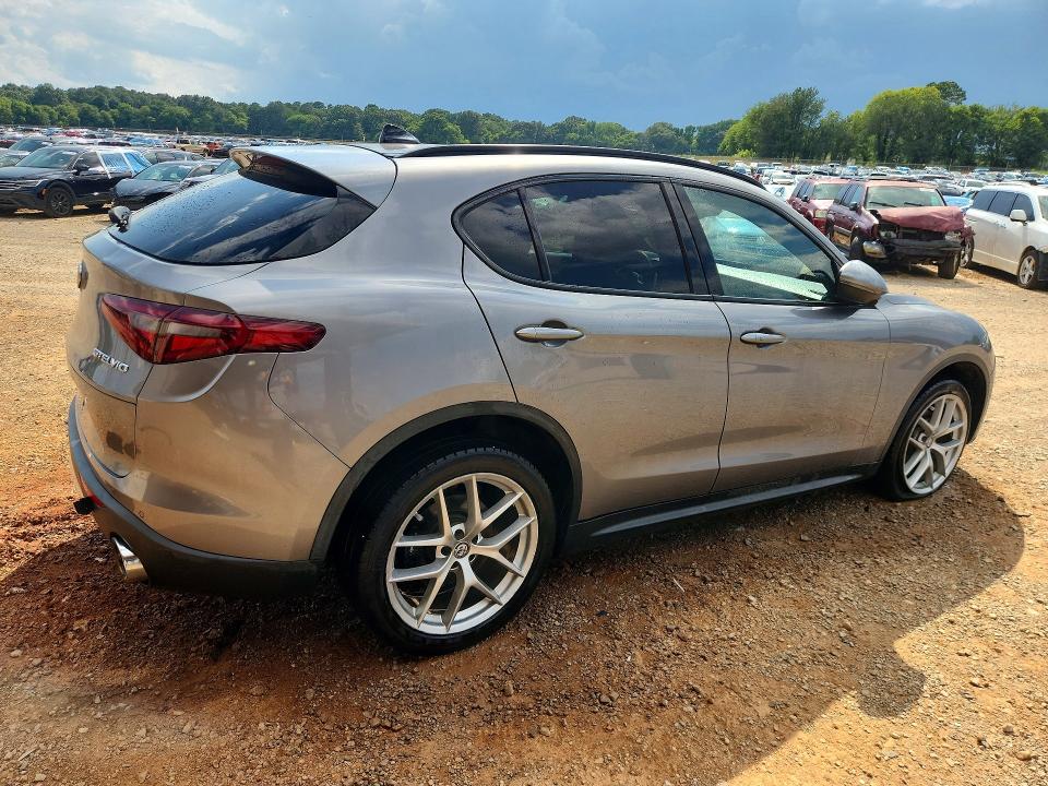 Продаж на аукціоні авто 2018 Alfa Romeo Stelvio, vin: ZASFAKNN8J7B69674, номер лоту: 60122216