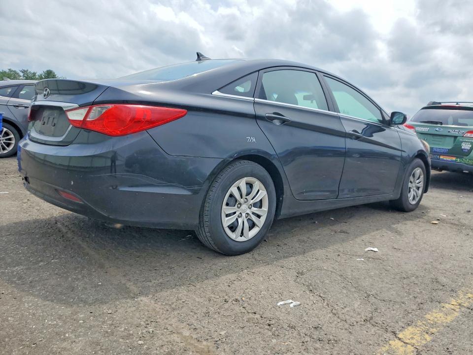 61155686 :رقم المزاد ، 5NPEB4AC0BH262641 vin ، 2011 Hyundai Sonata مزاد بيع