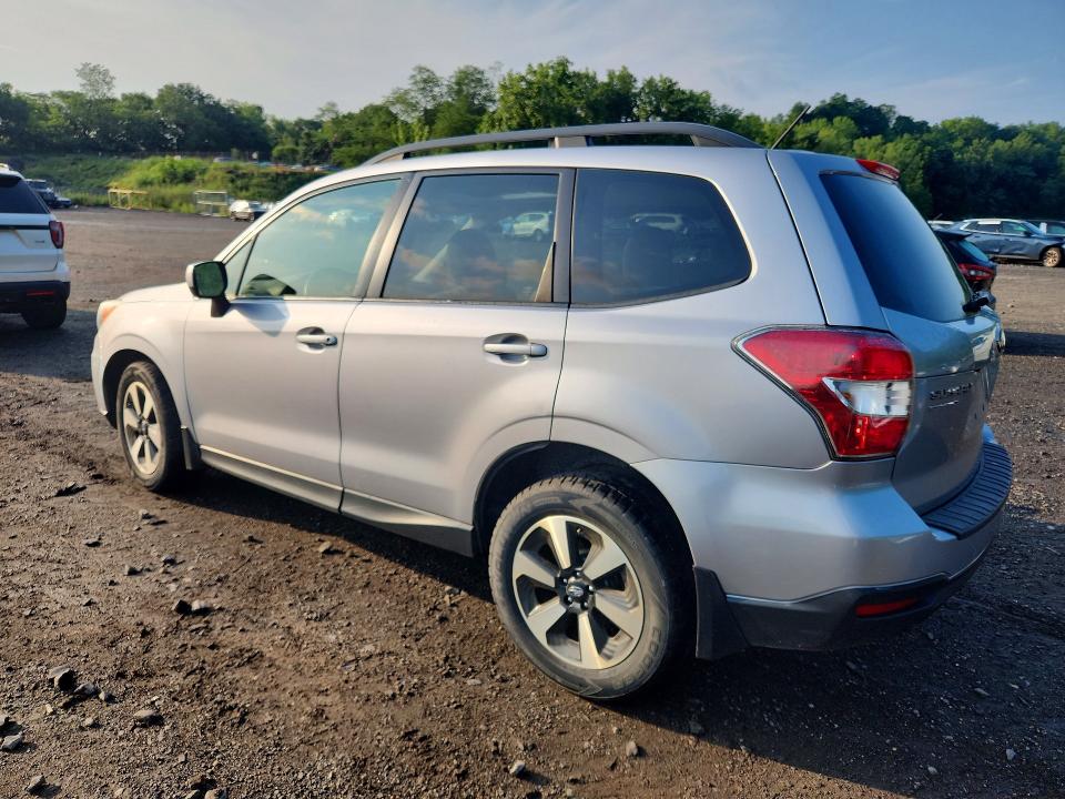 2015 Subaru Forester მანქანა იყიდება აუქციონზე, vin: JF2SJADC6FH422835, აუქციონის ნომერი: 61547376
