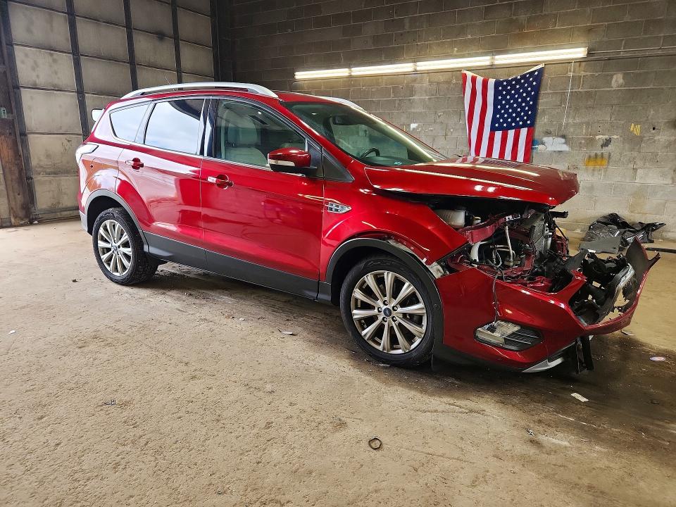 Продажа на аукционе авто 2017 Ford Escape, vin: 1FMCU9J91HUB75960, номер лота: 61804696