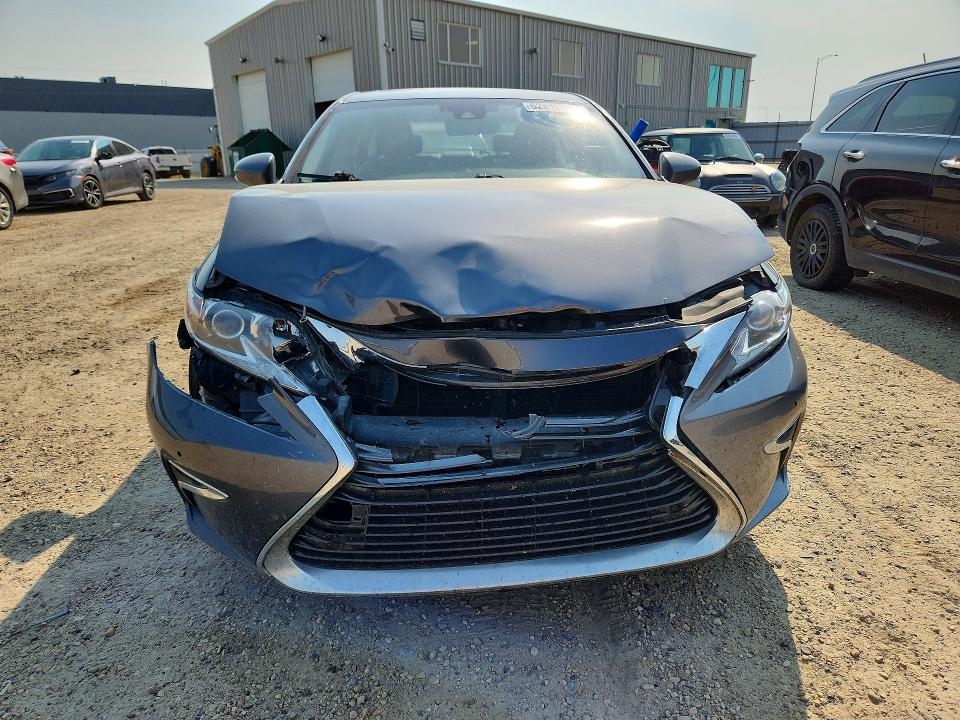 62812876 :رقم المزاد ، 58ABK1GG9JU109499 vin ، 2018 Lexus Es مزاد بيع