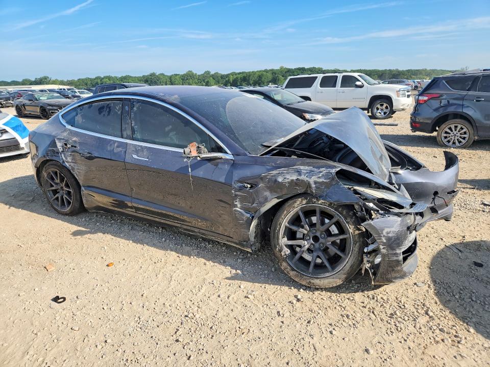 59378626 :رقم المزاد ، 5YJ3E1EA4JF022012 vin ، 2018 Tesla Model 3 مزاد بيع