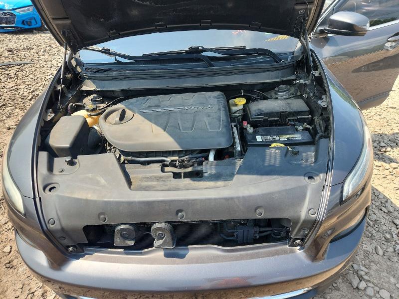 61811006 :رقم المزاد ، 1C4PJMDS8FW527966 vin ، 2015 Jeep Cherokee مزاد بيع