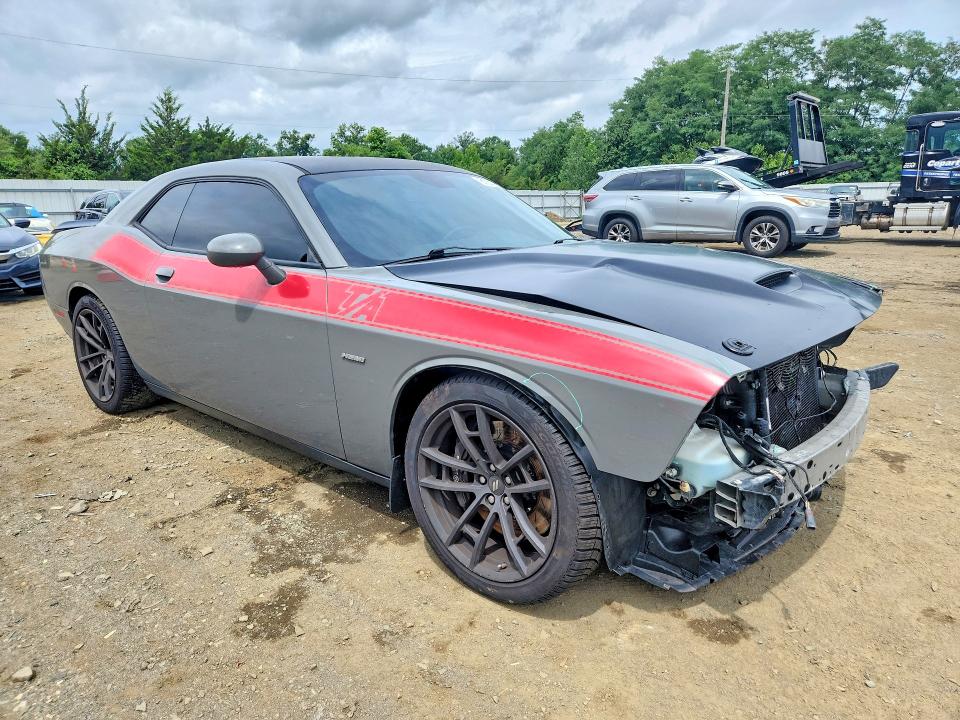 61543846 :رقم المزاد ، 2C3CDZFJ7HH632883 vin ، 2017 Dodge Challenger مزاد بيع