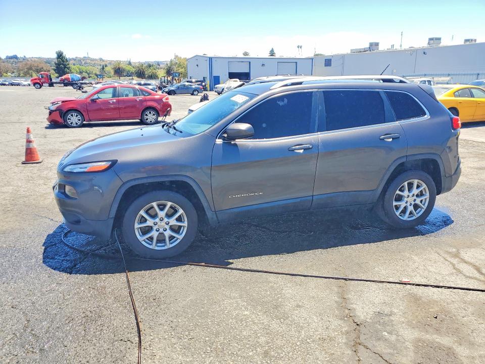 85605605 :رقم المزاد ، 1C4PJLCB7HW539606 vin ، 2017 Jeep Cherokee مزاد بيع