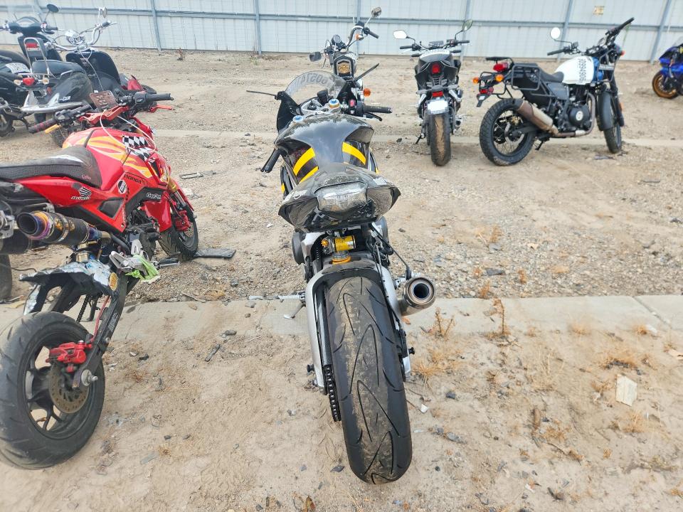2020 Triumph Motorcycle Daytona მანქანა იყიდება აუქციონზე, vin: SMTA204K6LJAB3960, აუქციონის ნომერი: 60574166