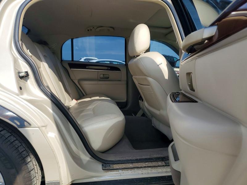 Продаж на аукціоні авто 2003 Lincoln Town Car, vin: 1LNHM83W13Y621271, номер лоту: 62546826