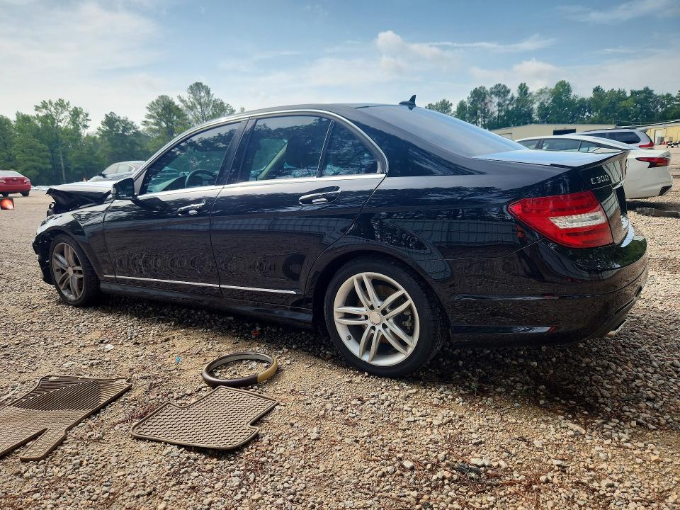 2014 Mercedes-benz C მანქანა იყიდება აუქციონზე, vin: WDDGF8AB4EA907840, აუქციონის ნომერი: 61900226