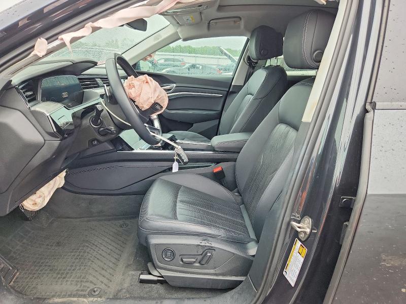 60362766 :رقم المزاد ، WA1LAAGEXNB005293 vin ، 2022 Audi E-tron مزاد بيع