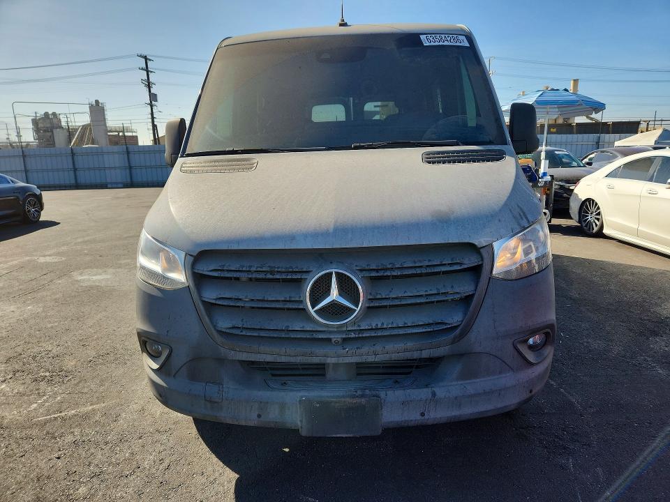 63584286 :رقم المزاد ، W1Z40FHY4NT085453 vin ، 2022 Mercedes-benz Sprinter مزاد بيع
