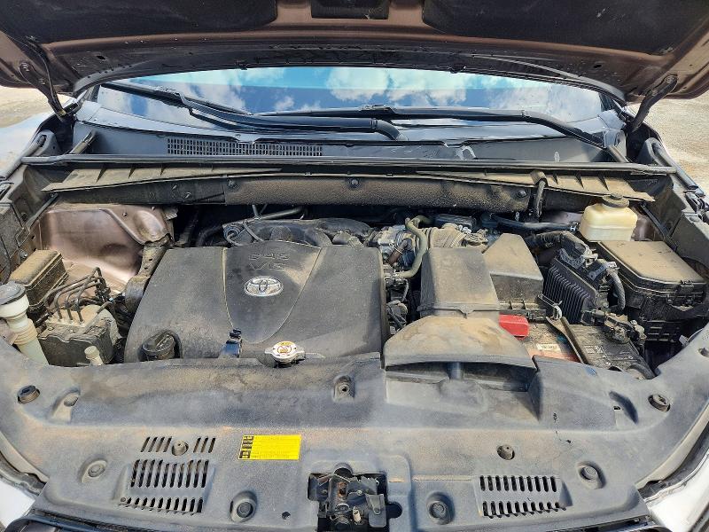59401036 :رقم المزاد ، 5TDKZRFH8KS290472 vin ، 2019 Toyota Highlander مزاد بيع