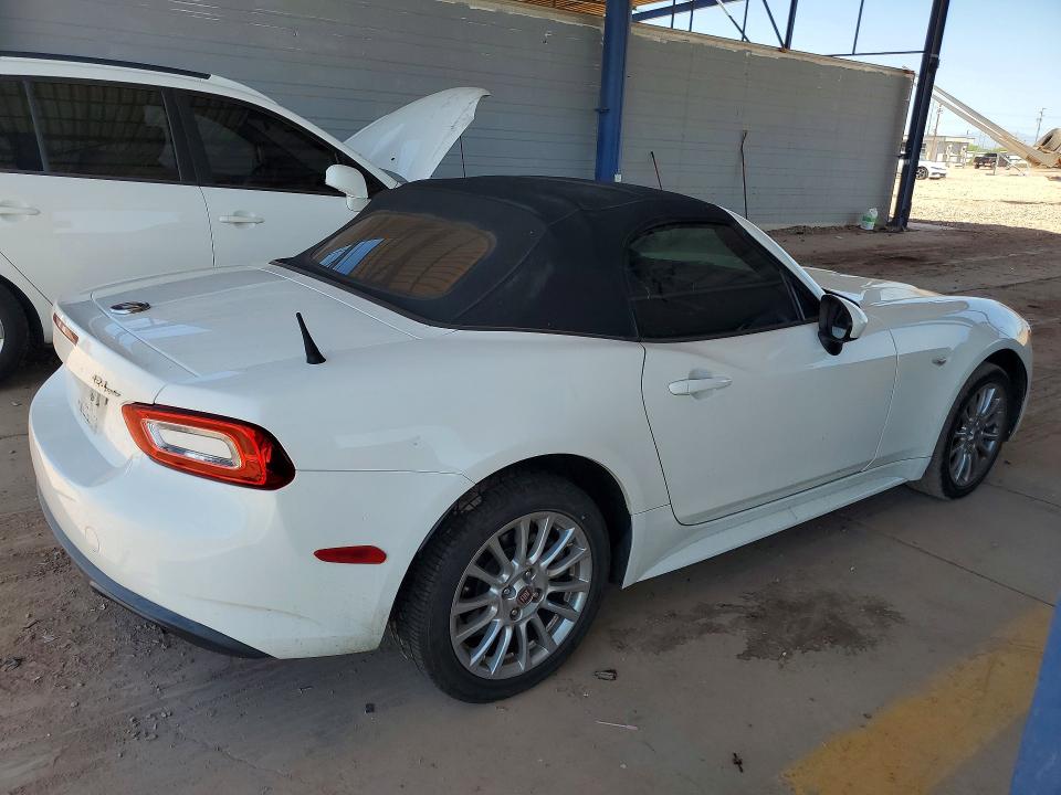 Продажа на аукционе авто 2017 Fiat 124 Spider, vin: JC1NFAEK1H0107829, номер лота: 60571936