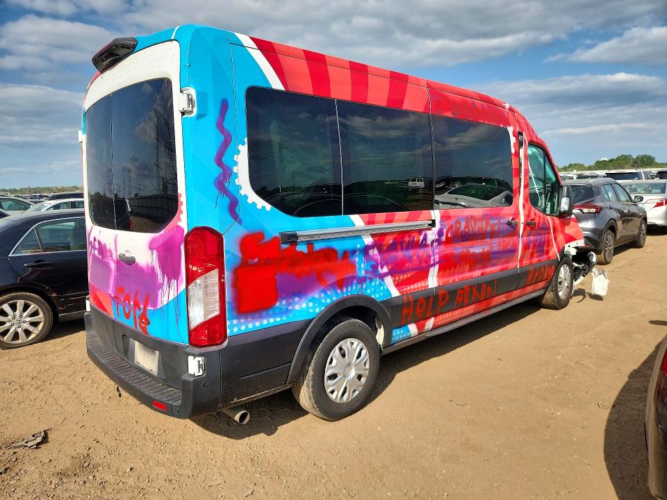 62335966 :رقم المزاد ، 1FBAX2C83MKA13823 vin ، 2021 Ford Transit مزاد بيع