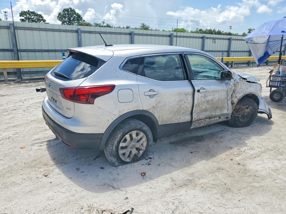 62248476 :رقم المزاد ، JN1BJ1CR7JW261844 vin ، 2018 Nissan Rogue Sport مزاد بيع