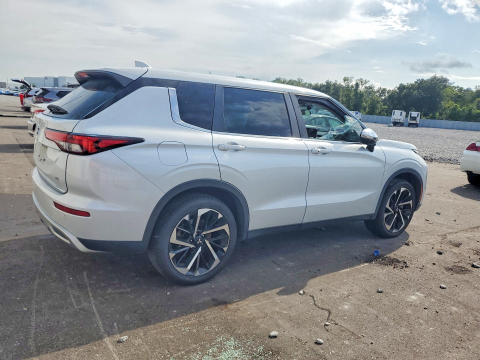 Продажа на аукционе авто 2022 Mitsubishi Outlander, vin: JA4J4UA81NZ062699, номер лота: 63551116