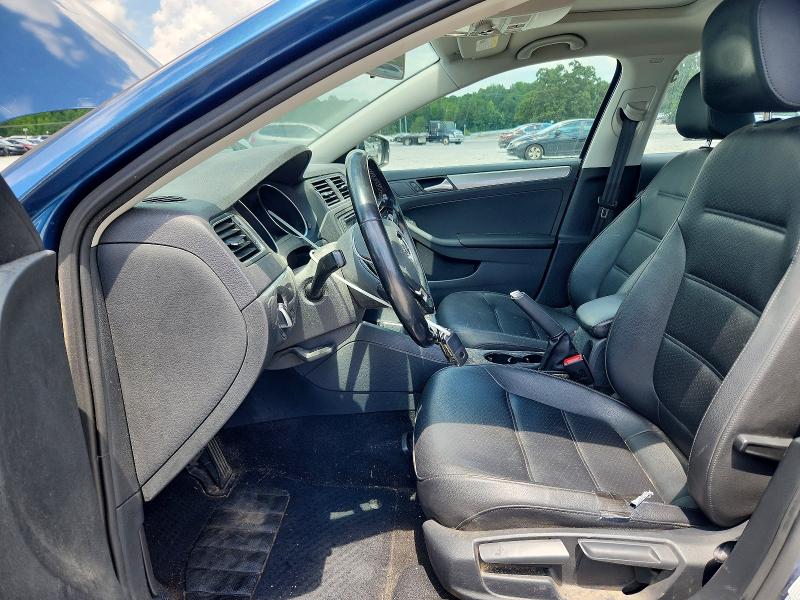 61378996 :رقم المزاد ، 3VWDB7AJ1HM291951 vin ، 2017 Volkswagen Jetta مزاد بيع