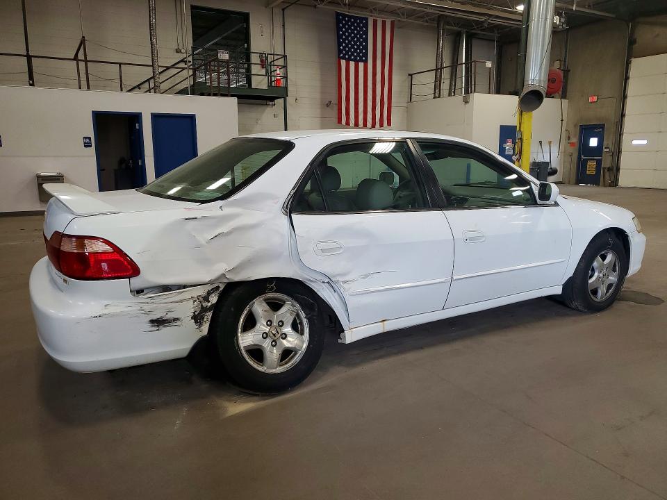 Продажа на аукционе авто 2000 Honda Accord, vin: 1HGCG1658YA049164, номер лота: 62647736