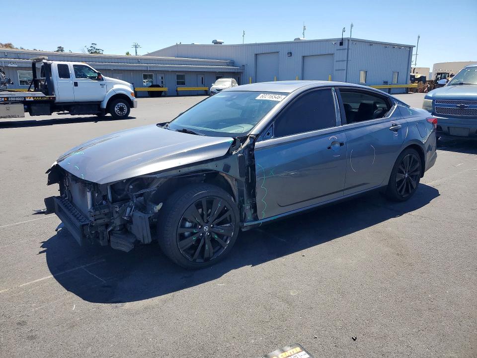 60216546 :رقم المزاد ، 1N4BL4CV0NN341588 vin ، 2022 Nissan Altima مزاد بيع