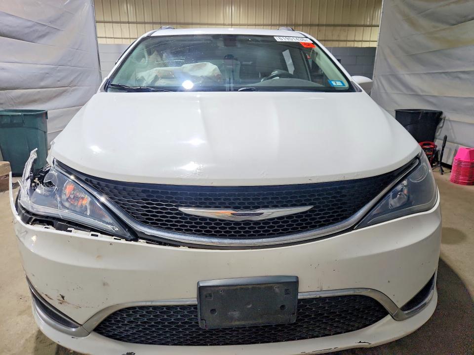 2017 Chrysler Pacifica მანქანა იყიდება აუქციონზე, vin: 2C4RC1BG8HR676213, აუქციონის ნომერი: 61951436