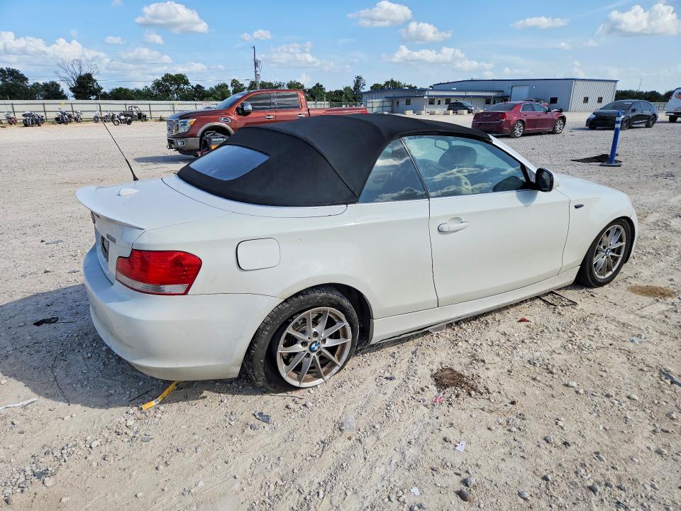 60488706 :رقم المزاد ، WBAUN1C54AVH81819 vin ، 2010 Bmw 128 مزاد بيع