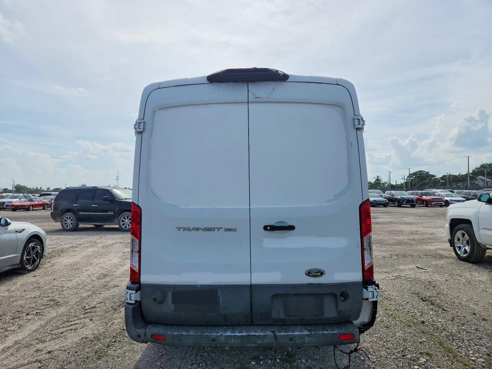 60483396 :رقم المزاد ، 1FTBW2CM0JKA13936 vin ، 2018 Ford Transit مزاد بيع
