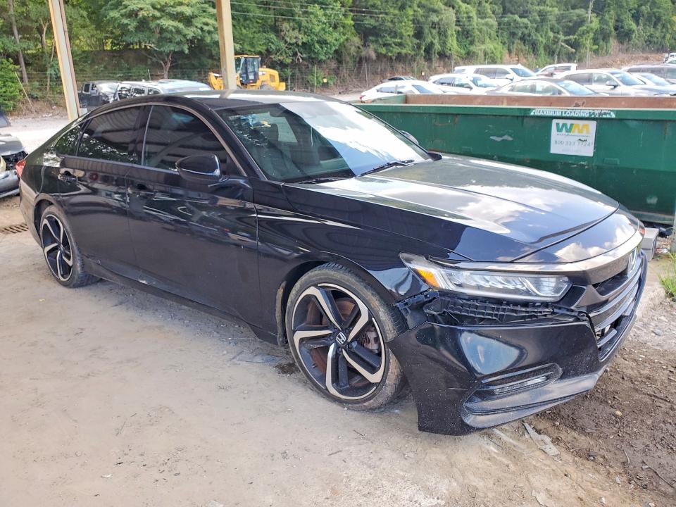 61612876 :رقم المزاد ، 1HGCV1F35JA068779 vin ، 2018 Honda Accord مزاد بيع