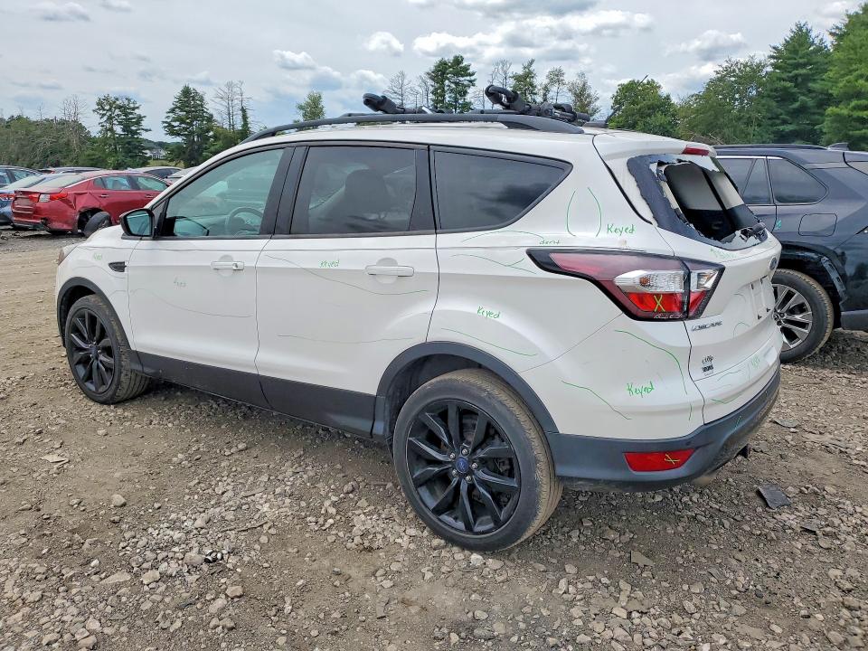 62426916 :رقم المزاد ، 1FMCU9GD1HUC91896 vin ، 2017 Ford Escape مزاد بيع
