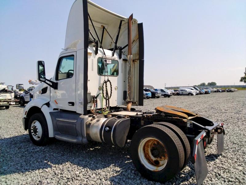 61973606 :رقم المزاد ، 1XPBA48X2GD339861 vin ، 2016 Peterbilt 579 مزاد بيع