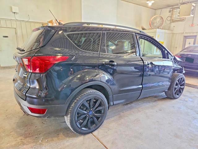 Продажа на аукционе авто 2019 Ford Escape, vin: 1FMCU0GD5KUB30003, номер лота: 59107426