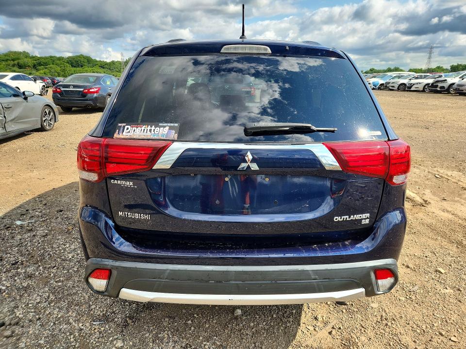 61560796 :رقم المزاد ، JA4AZ3A30GZ045198 vin ، 2016 Mitsubishi Outlander مزاد بيع