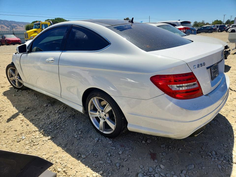 Продажа на аукционе авто 2013 Mercedes-benz C, vin: WDDGJ4HB0DF977527, номер лота: 63000576